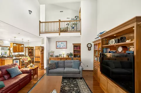 Living - 7555 E Antelope Rd, Eagle Point, OR 97524 photo 3 of 3