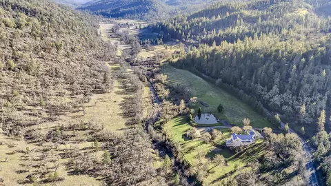 View/Area - 7555 E Antelope Rd, Eagle Point, OR 97524 photo 4 of 9