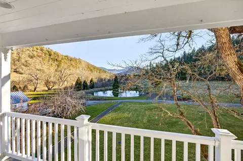 Exterior - 7555 E Antelope Rd, Eagle Point, OR 97524 photo 6 of 15