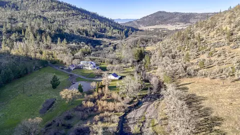 View/Area - 7555 E Antelope Rd, Eagle Point, OR 97524 photo 6 of 9