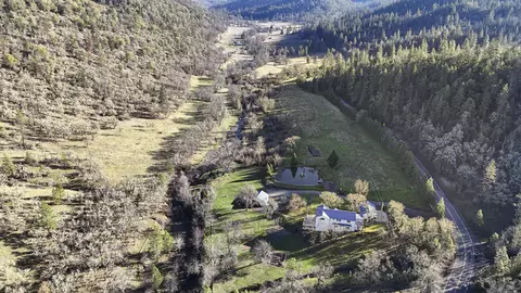 View/Area - 7555 E Antelope Rd, Eagle Point, OR 97524 photo 5 of 9