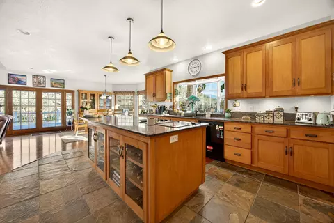 Kitchen - 7555 E Antelope Rd, Eagle Point, OR 97524 photo 1 of 6