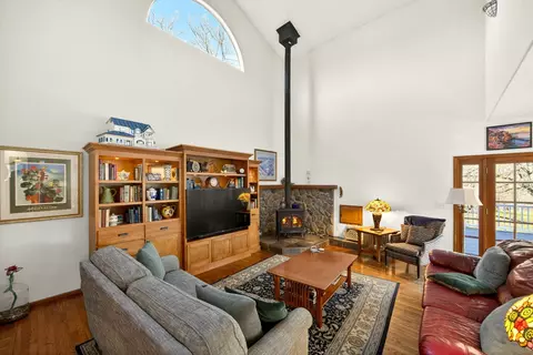 Living - 7555 E Antelope Rd, Eagle Point, OR 97524 photo 2 of 3