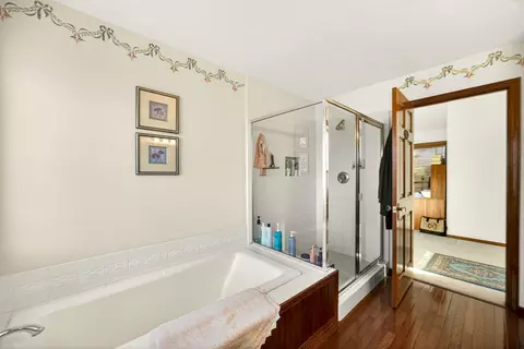 Bath - 7555 E Antelope Rd, Eagle Point, OR 97524 photo 4 of 4