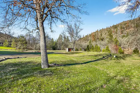 Exterior - 7555 E Antelope Rd, Eagle Point, OR 97524 photo 11 of 15