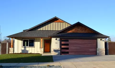 190 SW Rock Gulch Rd, Grants Pass, OR 97527