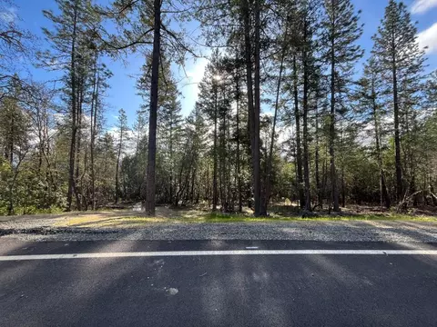 3 Sylvan Dr #LOT 3, Grants Pass, OR 97527