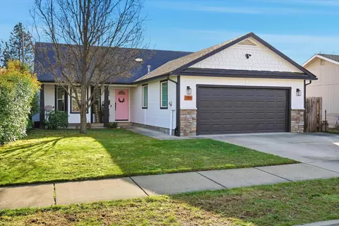 919 Murray Ave, Medford, OR 97501