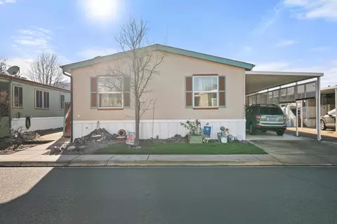 10 E South Stage Rd #SPC 505, Medford, OR 97501