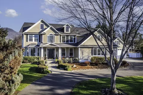 3343 Lone Pine Rd, Medford, OR 97504