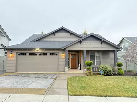 3784 Calle Vista Dr, Medford, OR 97504