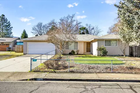 4055 Crestwood Cir, Central Point, OR 97502