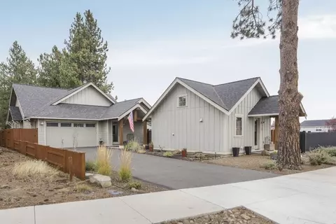 110 W Heising Dr # 1, Sisters, OR 97759