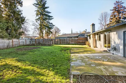 Exterior - 105 Houston Rd, Phoenix, OR 97535 photo 6 of 10