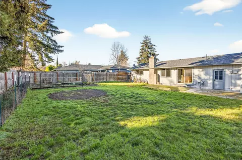 Exterior - 105 Houston Rd, Phoenix, OR 97535 photo 3 of 10