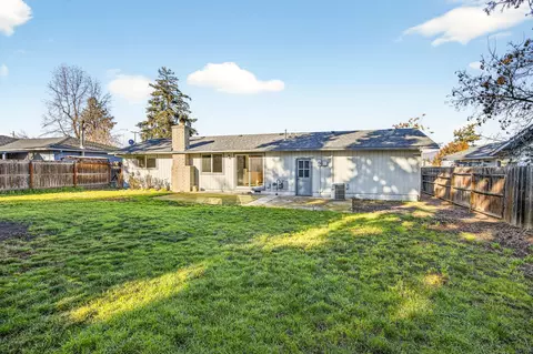 Exterior - 105 Houston Rd, Phoenix, OR 97535 photo 4 of 10