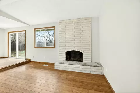 Living - 105 Houston Rd, Phoenix, OR 97535 photo 2 of 4