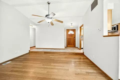 Living - 105 Houston Rd, Phoenix, OR 97535 photo 3 of 4