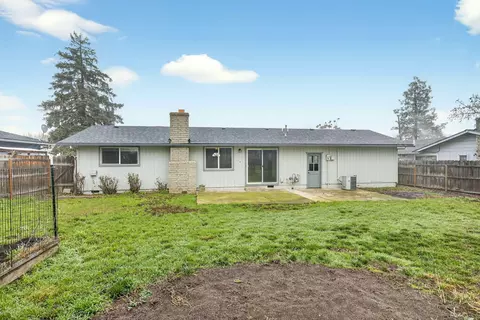 Exterior - 105 Houston Rd, Phoenix, OR 97535 photo 7 of 10