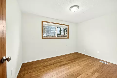 Bedroom - 105 Houston Rd, Phoenix, OR 97535 photo 6 of 7