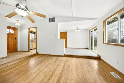 Living - 105 Houston Rd, Phoenix, OR 97535 photo 4 of 4