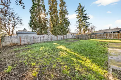 Exterior - 105 Houston Rd, Phoenix, OR 97535 photo 2 of 10