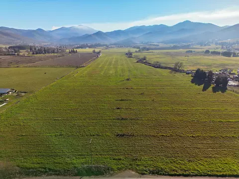 Colver Road, Phoenix, OR 97535