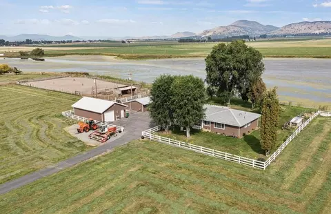 10773 Crystal Springs Rd, Klamath Falls, OR 97603
