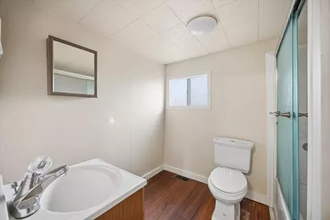 Bath - 606 SW 2nd St, Pendleton, OR 97801 photo 1 of 2