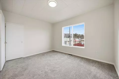 Bedroom - 606 SW 2nd St, Pendleton, OR 97801 photo 5 of 9