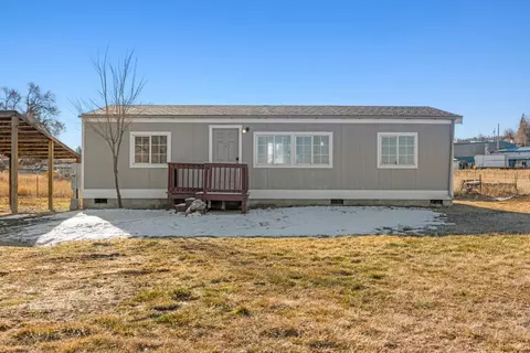 214 Gage Rd, Klamath Falls, OR 97601
