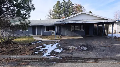1320 Summers Ln, Klamath Falls, OR 97603
