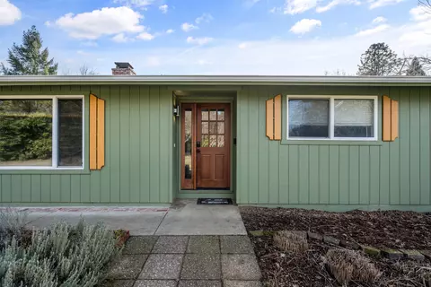 427 Lofland Ln, Williams, OR 97544