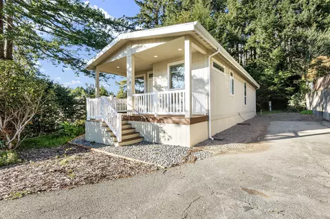 98041 Hall Way Rd #19, Brookings, OR 97415