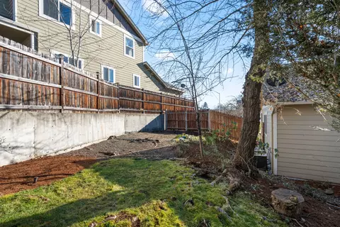 Exterior - 78 Greenmoor Dr, Eagle Point, OR 97524 photo 8 of 8