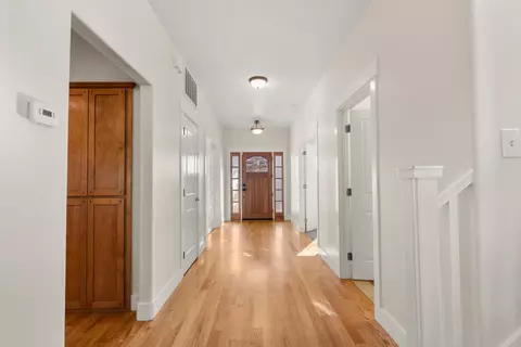 Entry Way - 78 Greenmoor Dr, Eagle Point, OR 97524 photo 2 of 4