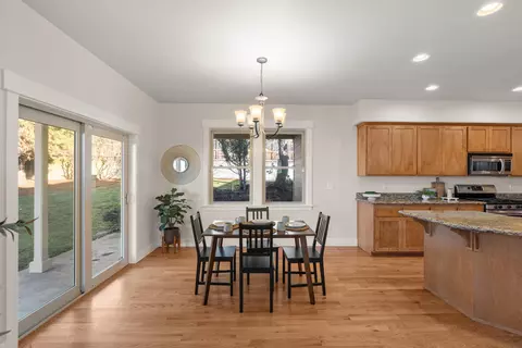 Dining - 78 Greenmoor Dr, Eagle Point, OR 97524 photo 1 of 1