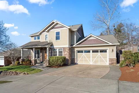 Exterior - 78 Greenmoor Dr, Eagle Point, OR 97524 photo 2 of 8