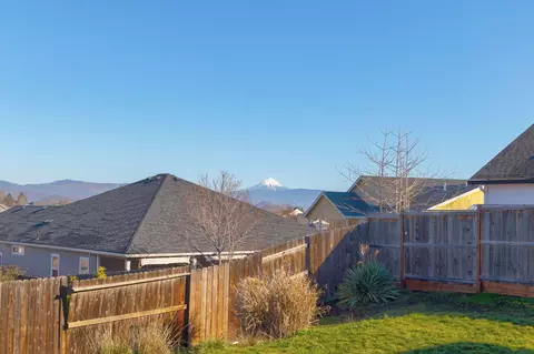 Exterior - 110 Linton Way, Eagle Point, OR 97524 photo 13 of 13
