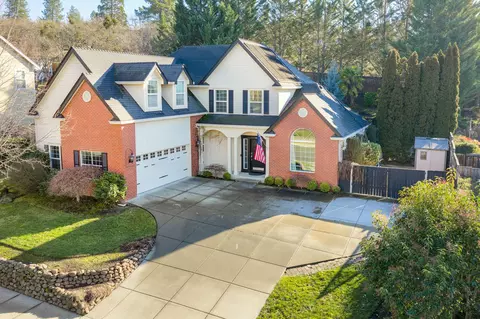 4102 Hidden Valley Ct, Medford, OR 97504