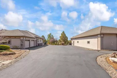 2158 SE Blue Skies Ln, Prineville, OR 97754