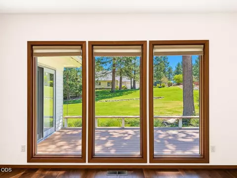 60716 Willow Creek Loop, Bend, OR 97702 photo 12