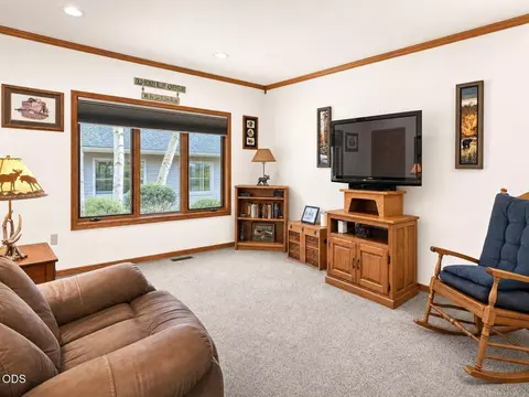 60716 Willow Creek Loop, Bend, OR 97702 photo 29