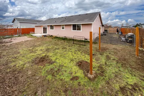 Exterior - 514 Scenic Loop, Culver, OR 97734 photo 9 of 11