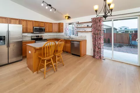 Kitchen - 514 Scenic Loop, Culver, OR 97734 photo 1 of 1
