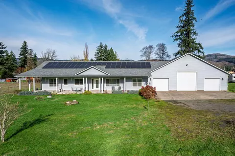 1273 SE 4th Ave, Mill City, OR 97360
