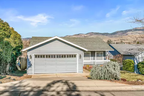 185 E Nevada St, Ashland, OR 97520