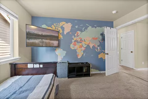 Bedroom - 19788 Chicory Ave, Bend, OR 97702 photo 3 of 5