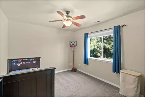 Bedroom - 19788 Chicory Ave, Bend, OR 97702 photo 5 of 5