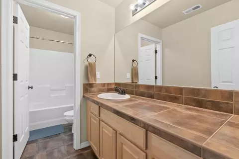 Bath - 19788 Chicory Ave, Bend, OR 97702 photo 2 of 2